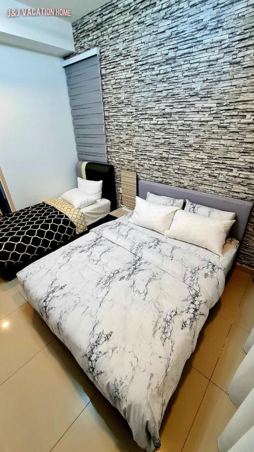 J&J Vacation Home@Novo8 Residence Kampong Tambak Extérieur photo