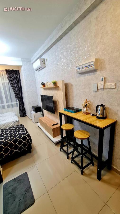J&J Vacation Home@Novo8 Residence Kampong Tambak Extérieur photo